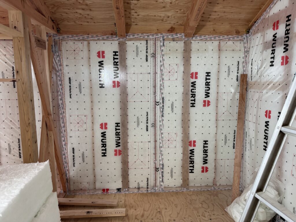 「千葉星久喜町の家」高性能グラスウール断熱＋気密シート施工